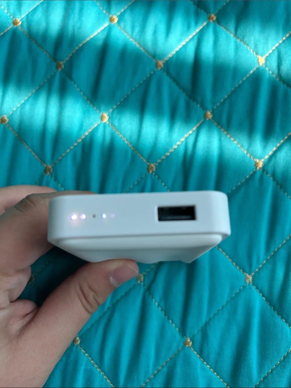 White MagSafe Wireless Battery Pack Charger